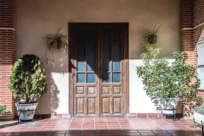 Exterior · 01