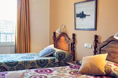 Habitaciones · 49